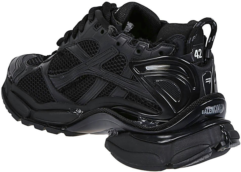 RUNNER SNEAKERS