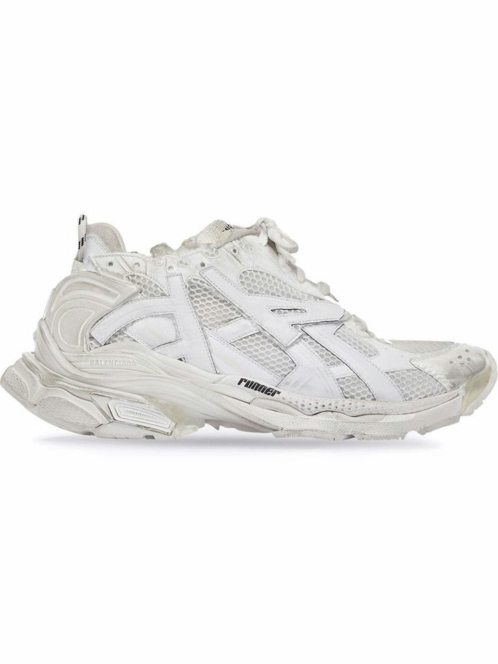 RUNNER SNEAKERS