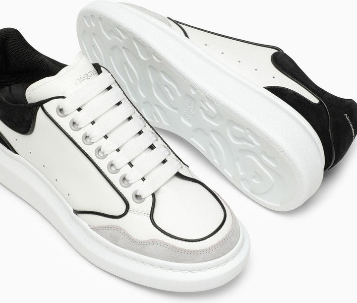 WHITE/BLACK OVERSIZE SNEAKER