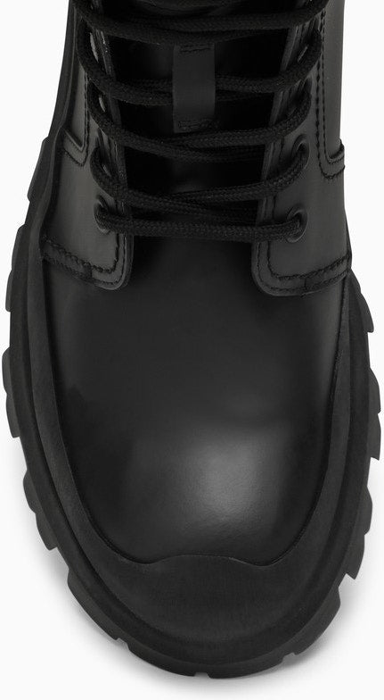 WANDER BLACK LEATHER BOOT