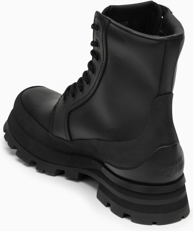 WANDER BLACK LEATHER BOOT