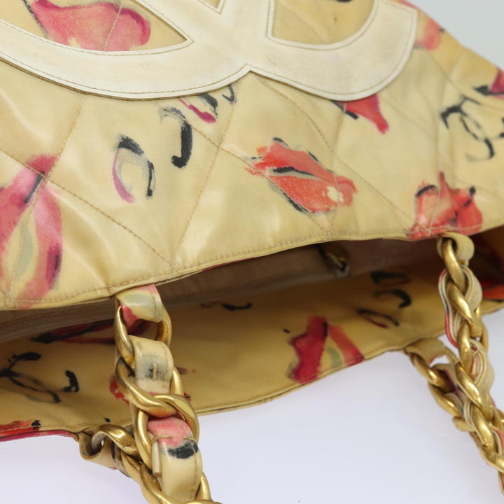 Chanel Chain Tote Bag Vinyl White CC Auth 77840