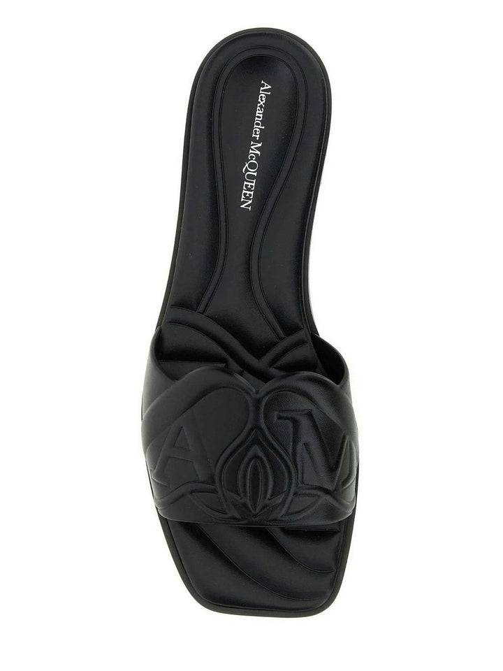 SEAL FLAT SANDAL