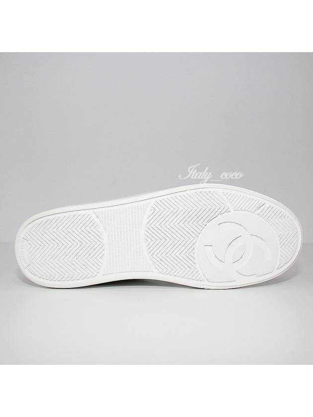Logo Calfskin Low Top Sneakers White Chanel