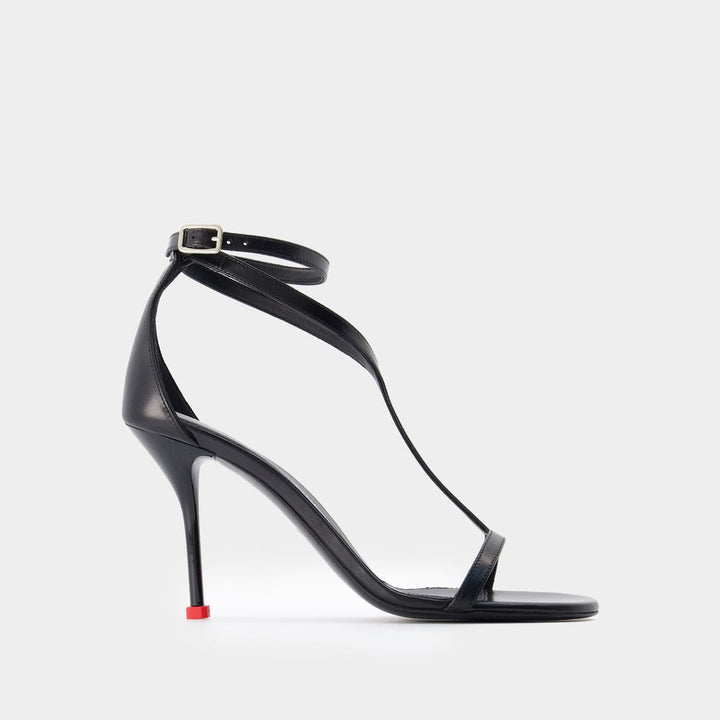 HARNESS PUMPS