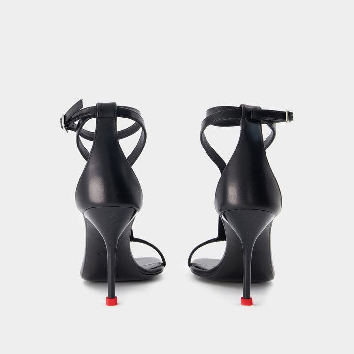 HARNESS PUMPS