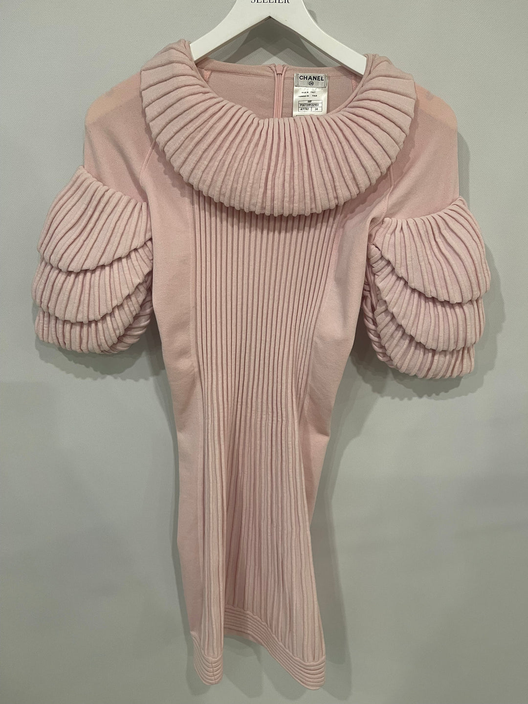 Top Quality Chanel Pink Paris Moscow Short Sleeve Ruffle Mini Dress with Pearl Zipper Logo Size FR 34 (UK 6)
