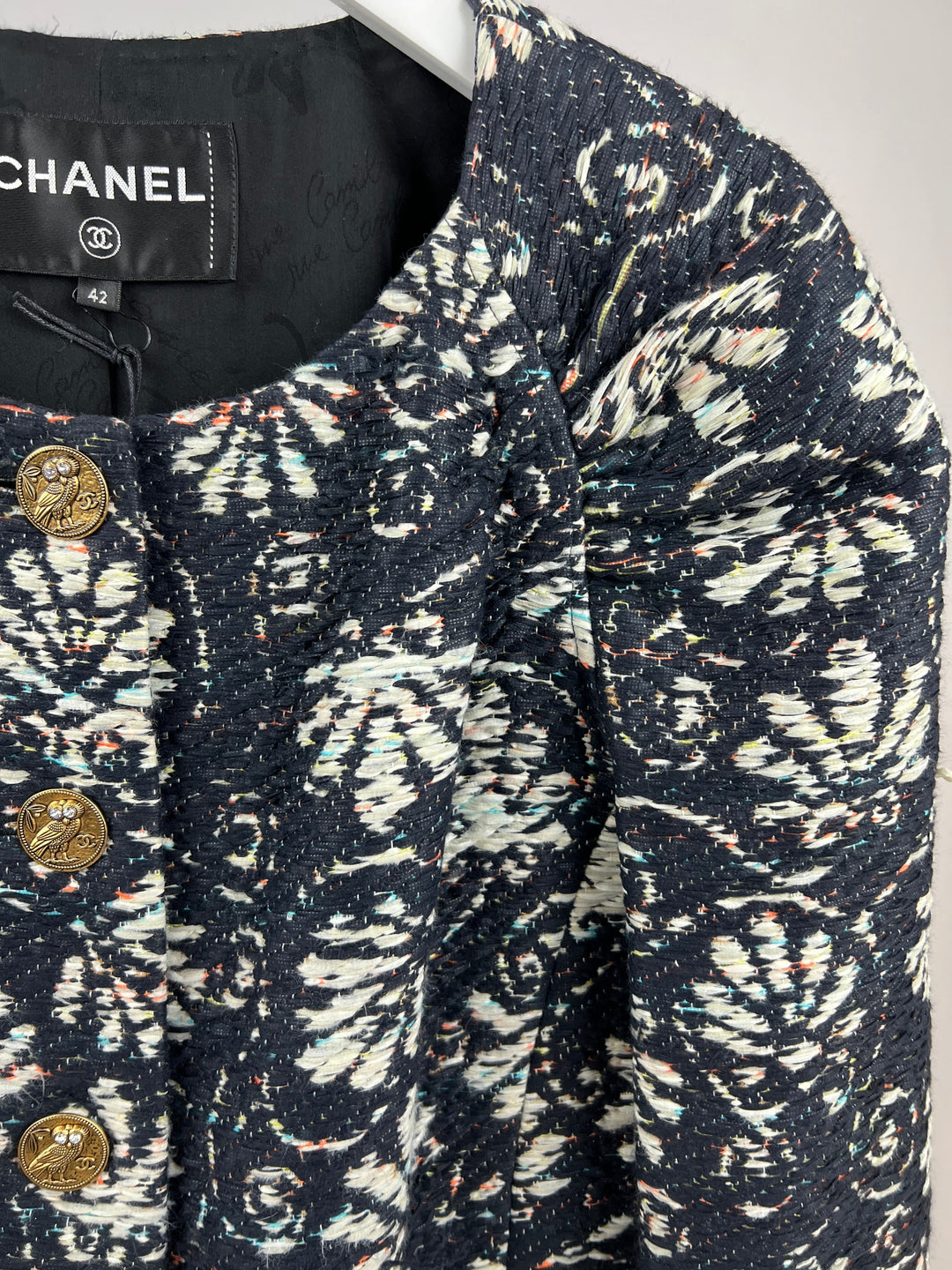 *HOT* Top Quality Chanel 18C Navy Tweed Jacket with White Floral Embroideries and Crystal Bronze Buttons FR 42 (UK 14) RRP ¬£4800