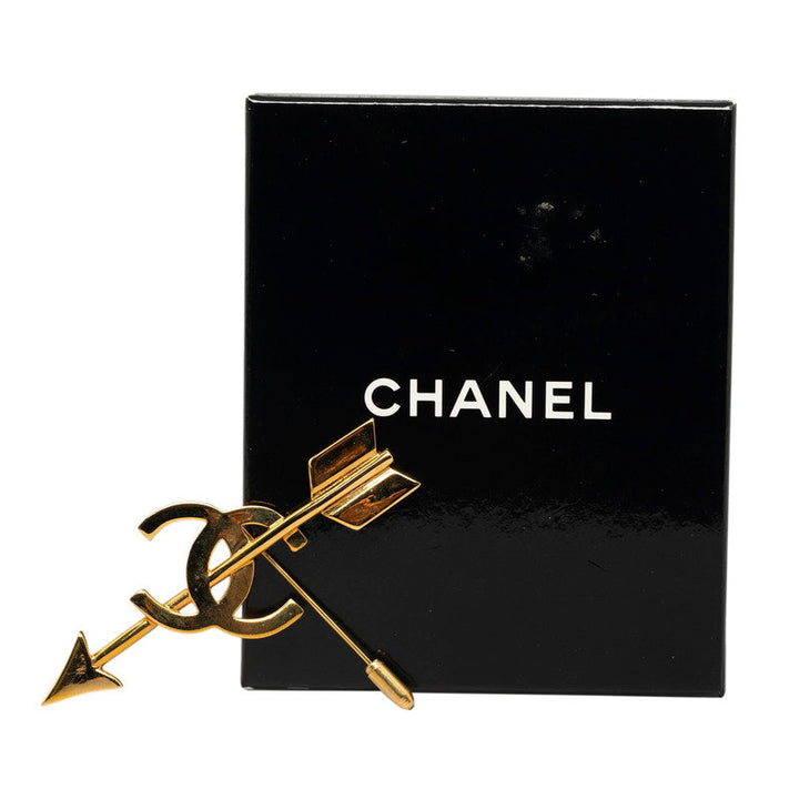 Top Quality Chanel Vintage Cocomark Arrow Arrow Motif Brochure Gold Makeup  CHANEL