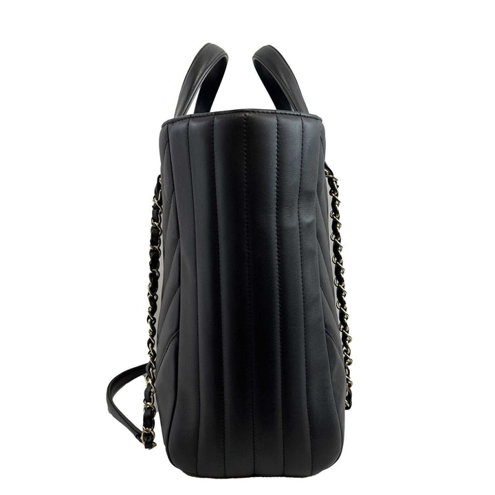 Chanel - Large Shopping Tote Black Chevron Leather CC Tote w/ Shoulder Strap