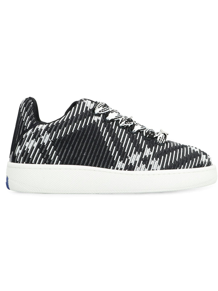 BLACK/WHITE CHECK PATTERN BOX SNEAKER