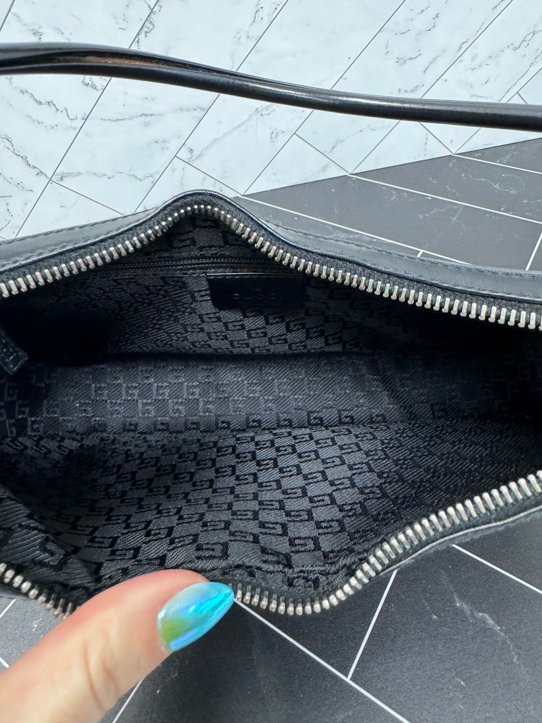 Gucci Black Leather Shoulder Bag