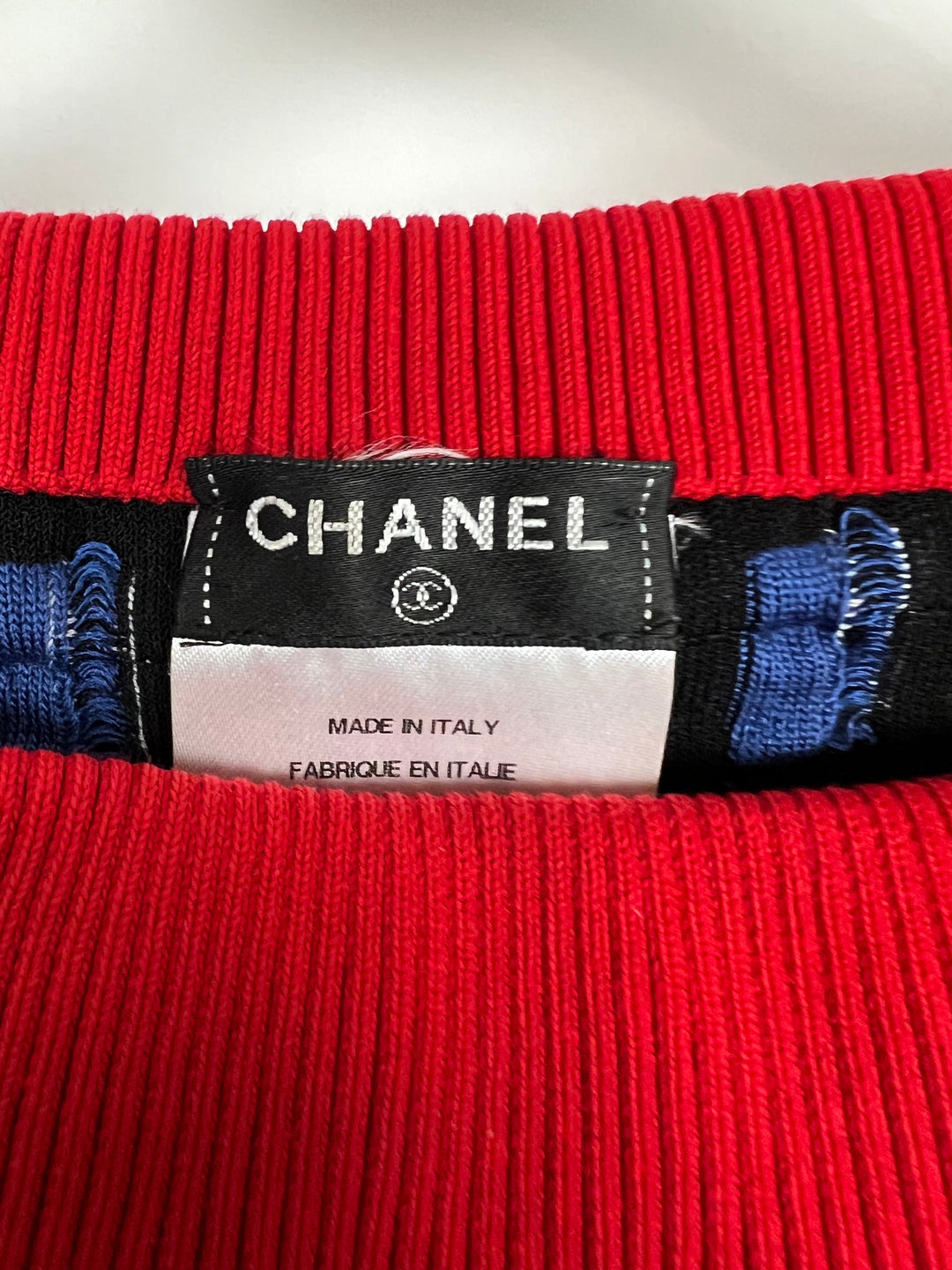 Top Quality Chanel SS13 Red Knit Jumper with Pearl Pockets & Blue and White Window Detail Size FR 36 (UK 8)