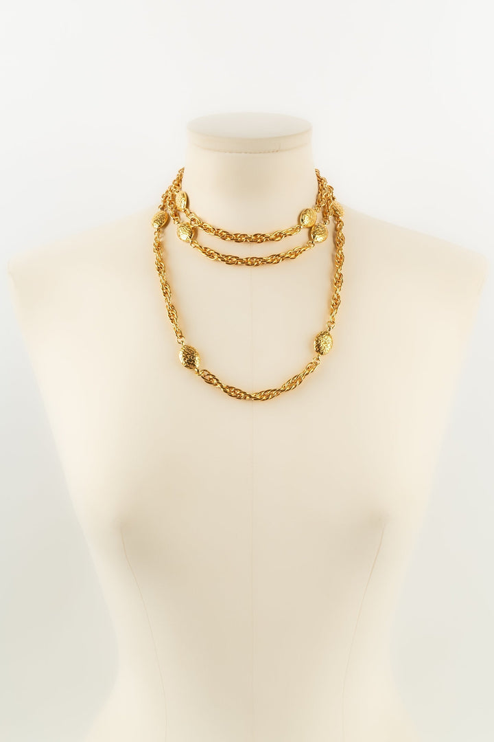 Collier / sautoir en m√©tal dor√© Chanel