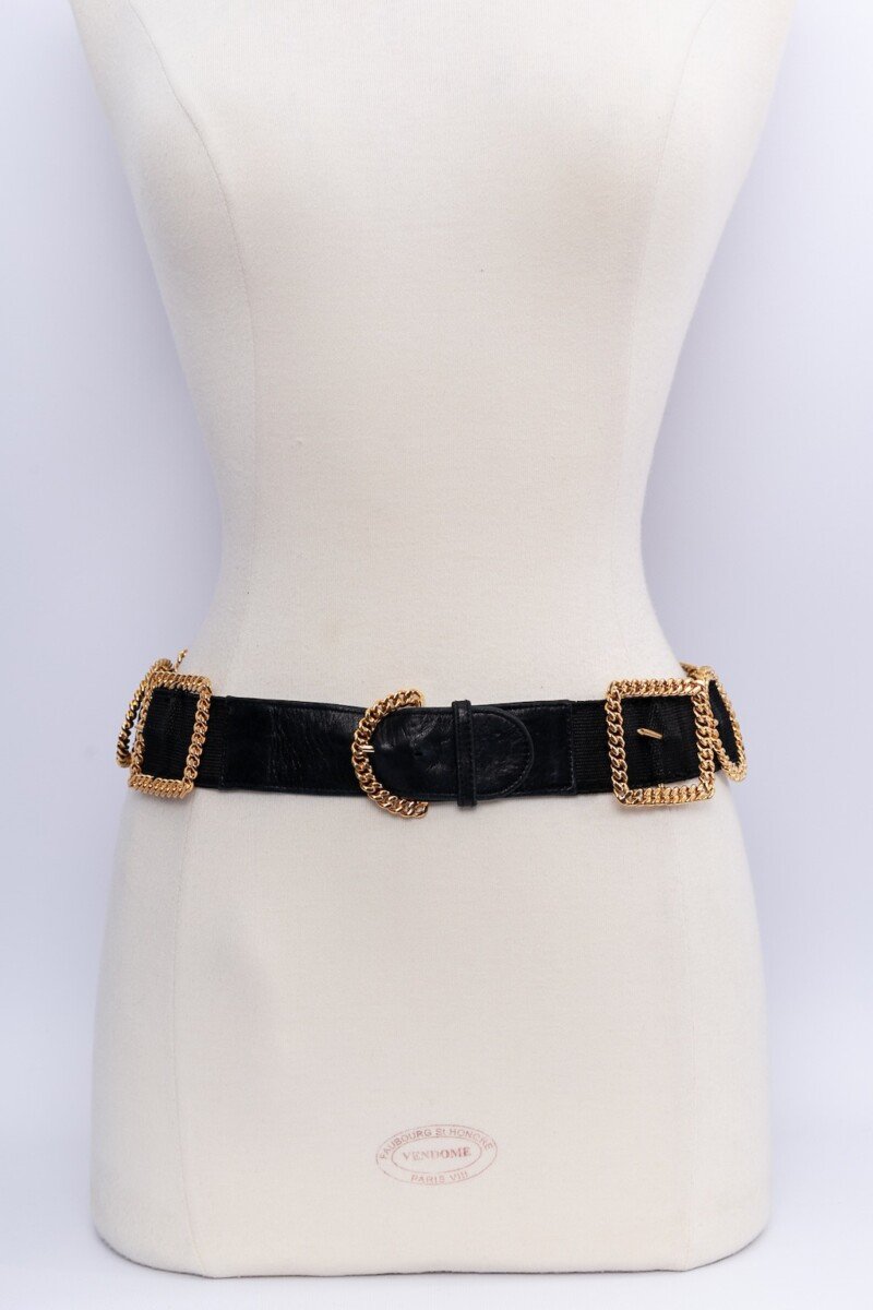 Ceinture noire et dor√©e Chanel