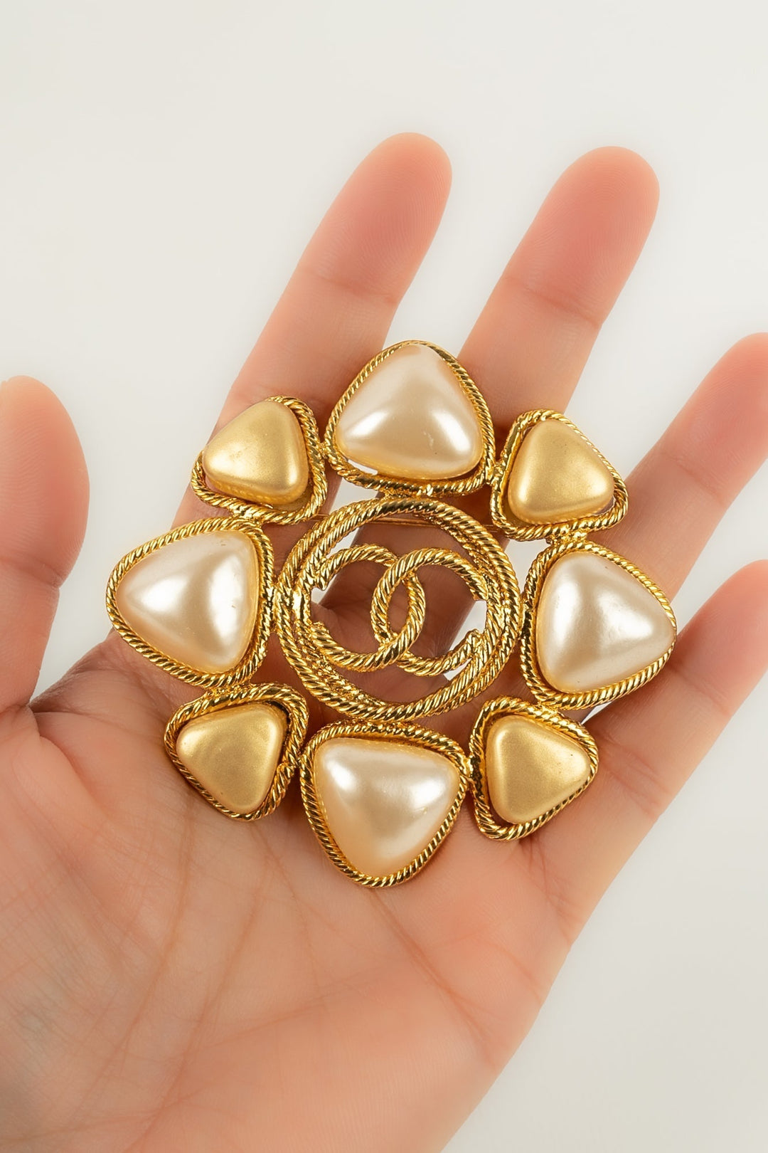 Broche Top Quality Chanel 1990s