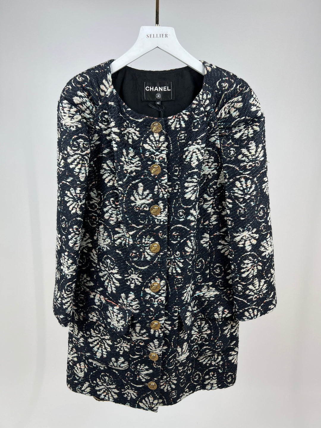 *HOT* Top Quality Chanel 18C Navy Tweed Jacket with White Floral Embroideries and Crystal Bronze Buttons FR 42 (UK 14) RRP ¬£4800