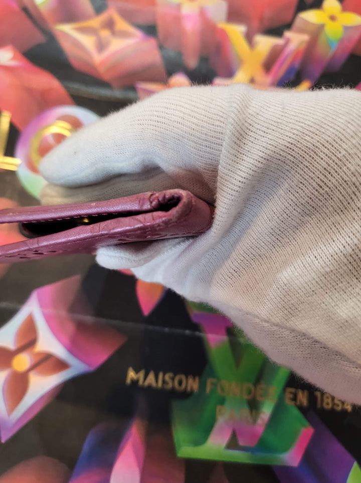 Authentic Gucci Metallic Guccissima Heart Travel Wallet