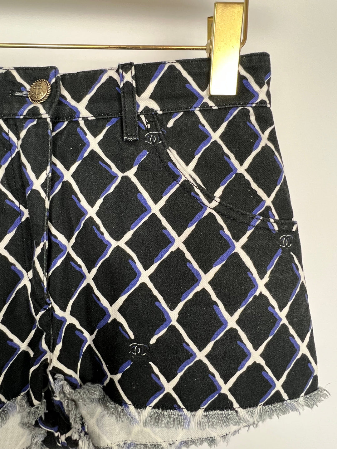 Top Quality Chanel Black Denim Mini Shorts with Quilted Print in Blue & White with Anchor Button Detail Size FR 34 (UK 6)
