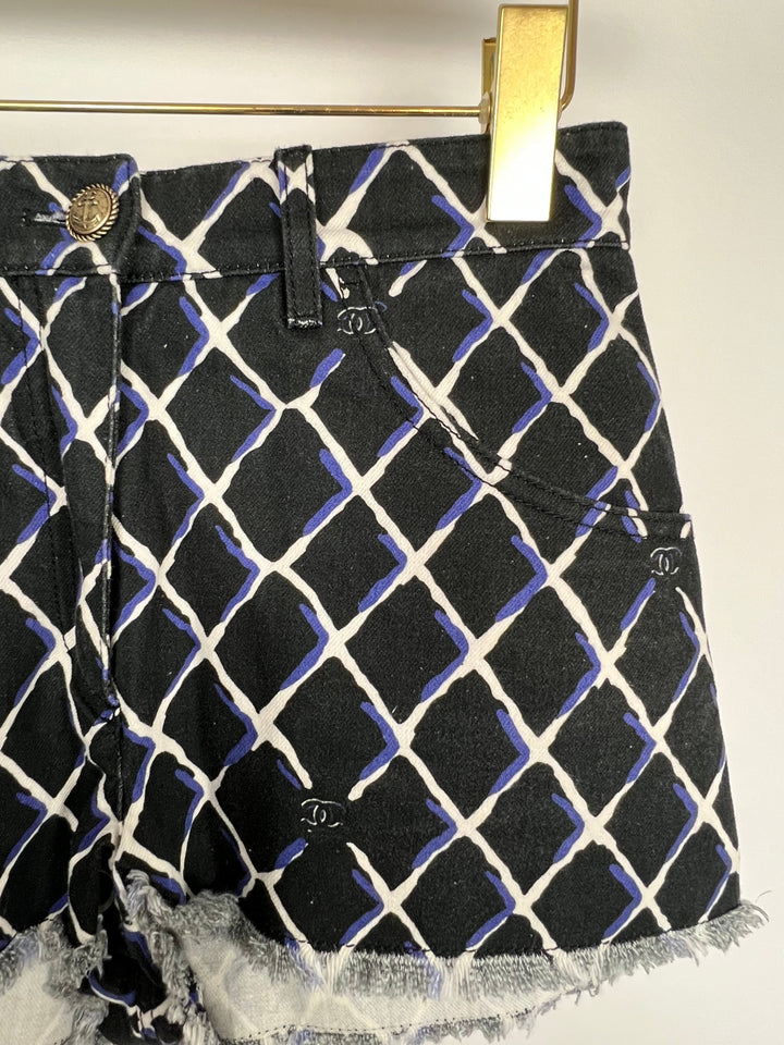 Top Quality Chanel Black Denim Mini Shorts with Quilted Print in Blue & White with Anchor Button Detail Size FR 34 (UK 6)