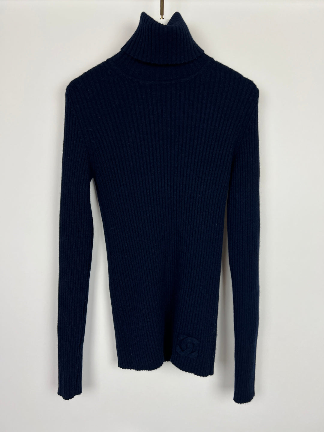 Top Quality Chanel Navy Ribbed Cashmere Roll Neck Long Sleeve Jumper with CC Logo Detail FR 36 (UK 8)