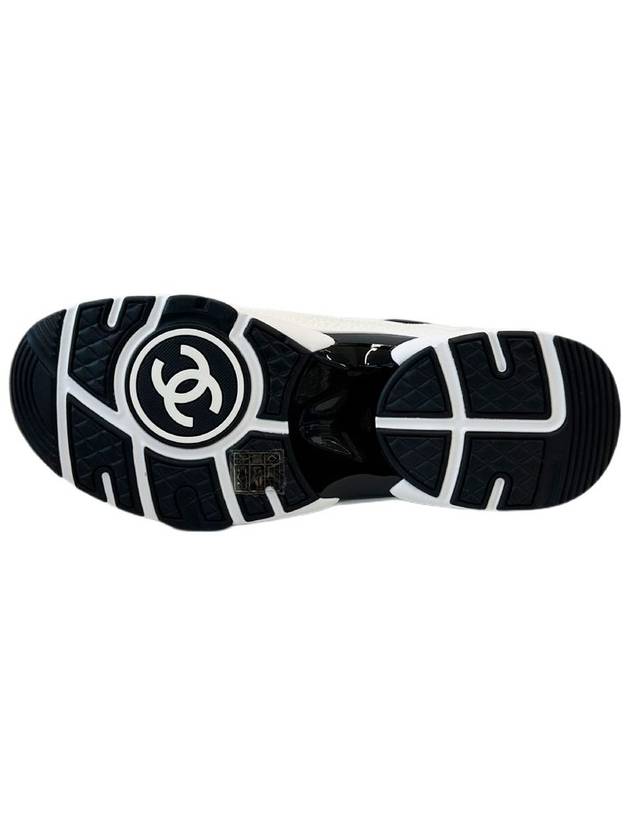 CC Logo Leather Low Top Sneakers White Chanel