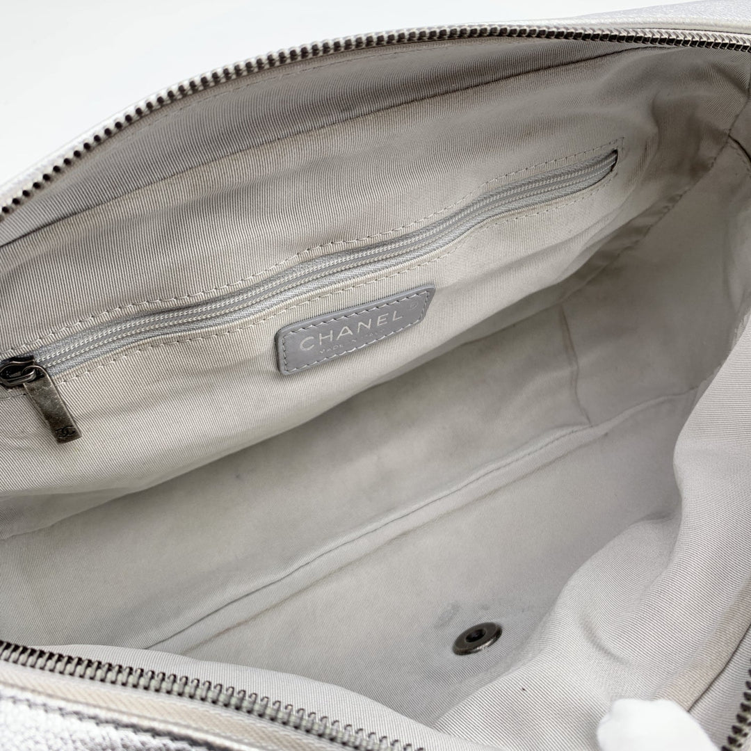 Chanel Airline 2016 Silver Quilted Leather Easy New Shoulder Bag