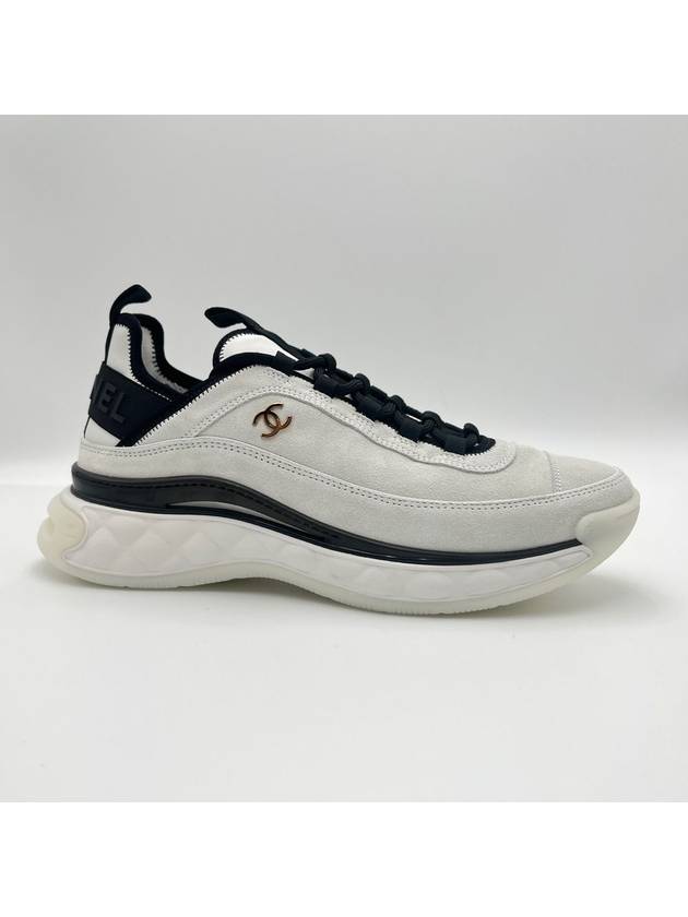 Mixed Fiber Suede Low Top Sneakers White Chanel