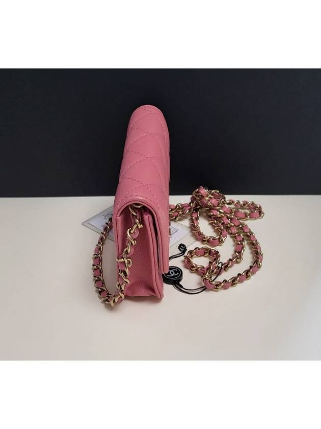 Classic Chain Grained Calfskin Flap Card Wallet Pink Chanel