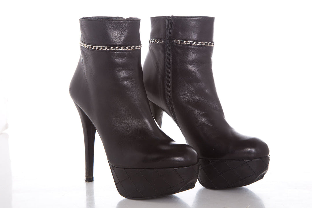 Stuart Weitzman Black Platform Chain Detail Booties SZ 6