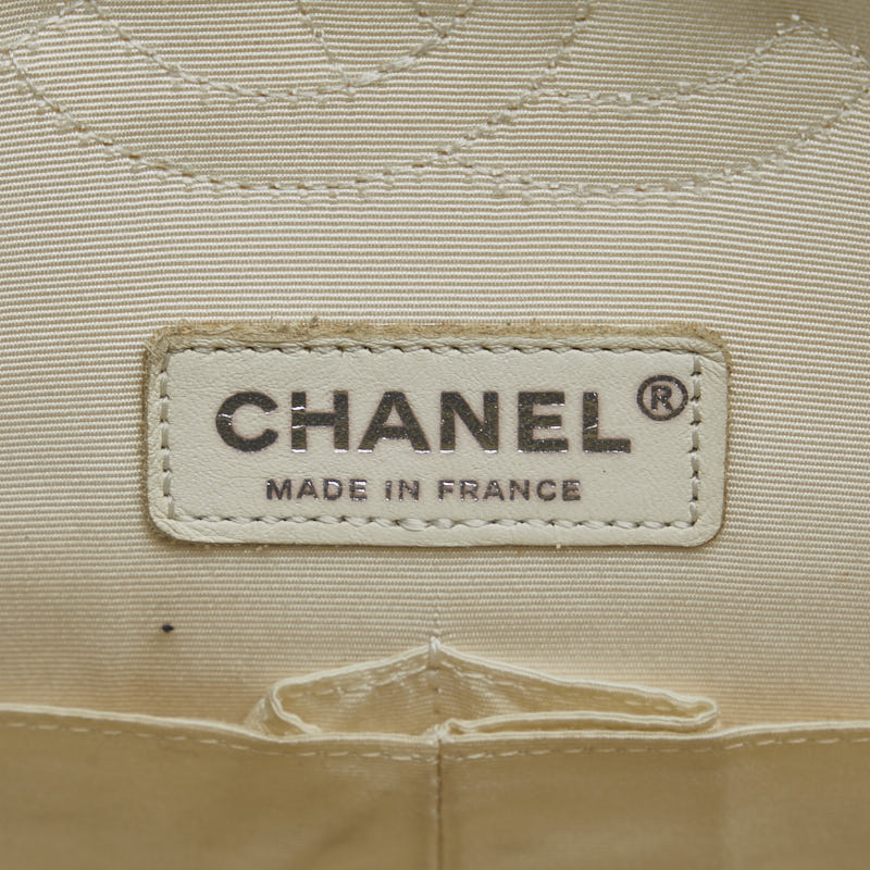 Top Quality Chanel Flap Chain Shoulder Bag Canvas White Black Ladies