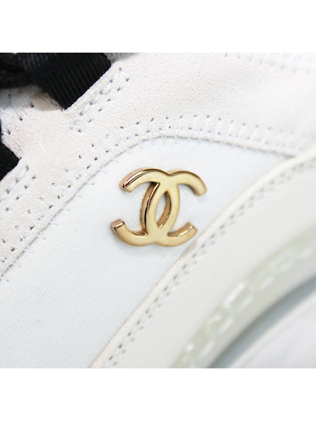 Mixed Fibers Velvet Calfskin Low Top Sneakers Ivory Chanel