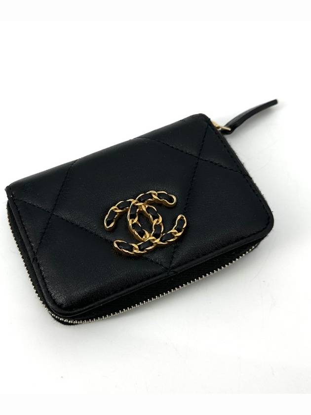 19 Zipper card wallet Chanel