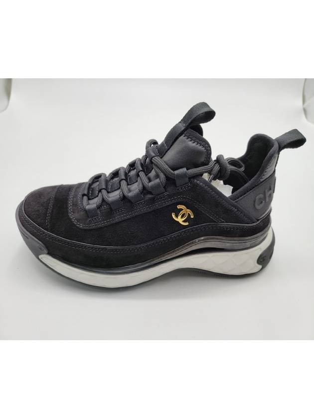 Logo Mixed Fibers Suede Low Top Sneakers Black Chanel