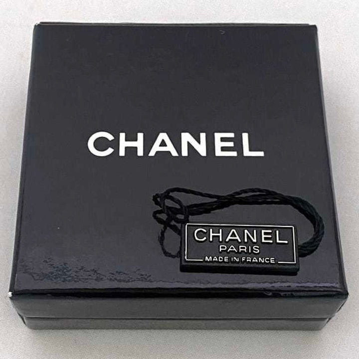 Chanel boucles d'oreilles Earrings