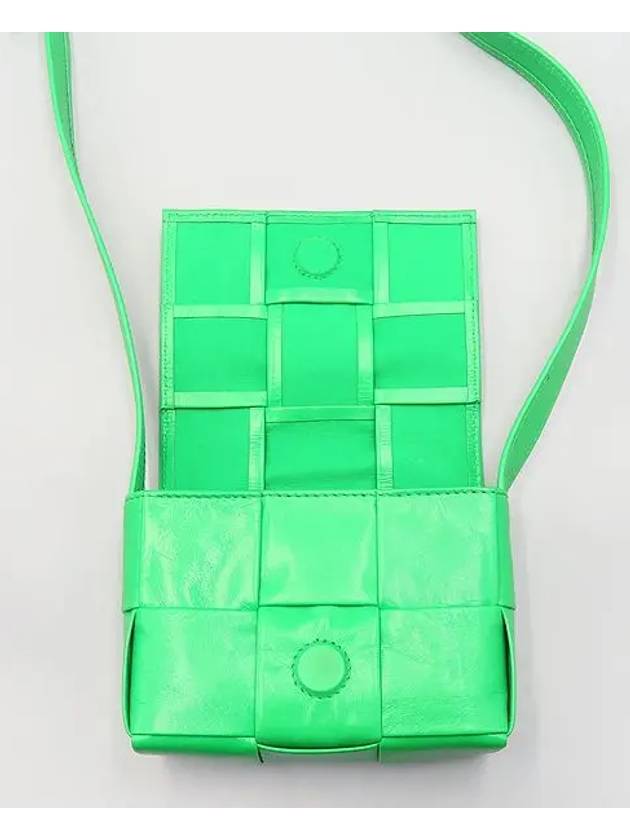 Bottega veneta 667048 Paraket leather candy cassette mini cross bag