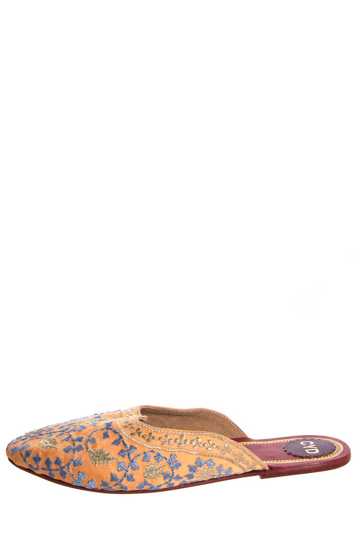 Cydney Mandel Peach Embroidered Loafers SZ 6