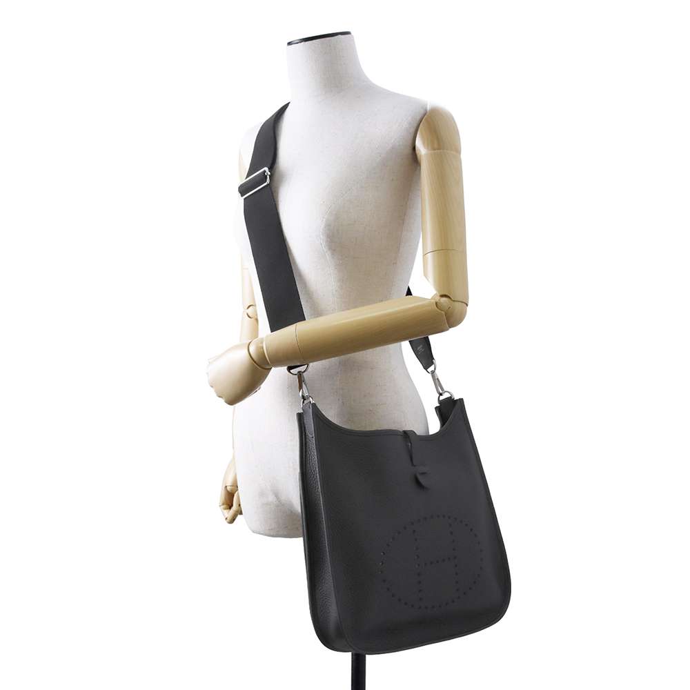 HERMES Evelyne3 Black Taurillon Clemence Size PM