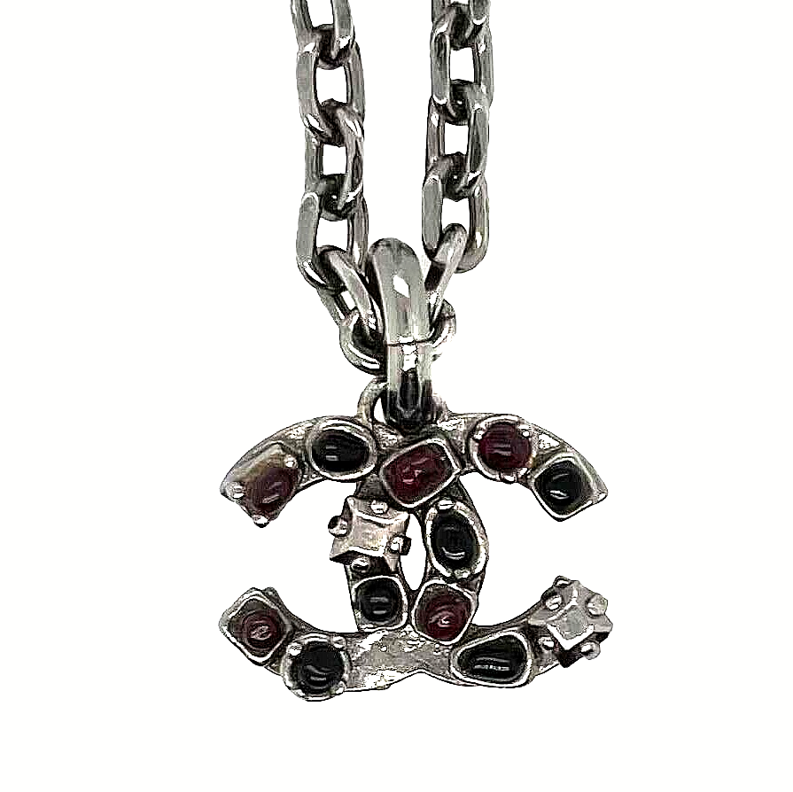 Top Quality Chanel - Gripoix CC Necklace - Red Stones - Silver Burgundy Logo Charm Chain