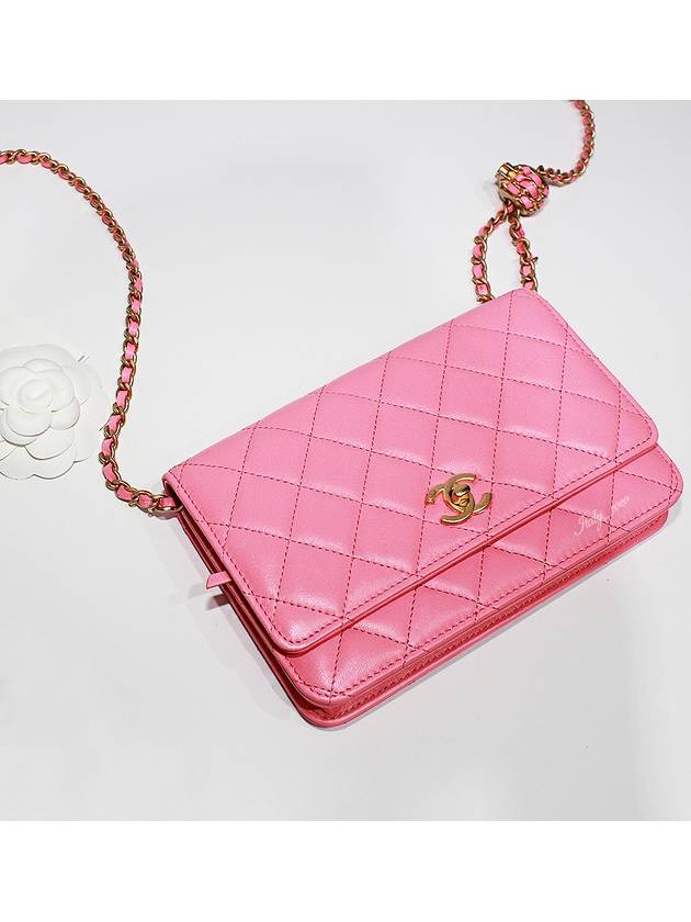 CC Logo Chain Leather Cross Bag Pink Chanel