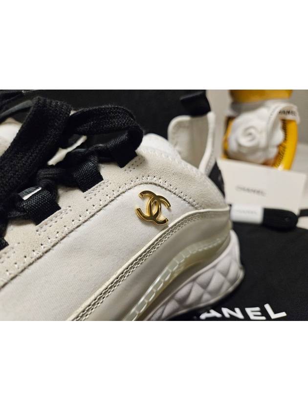 Mixed Fibers Velvet Calfskin Low Top Sneakers Ivory Chanel