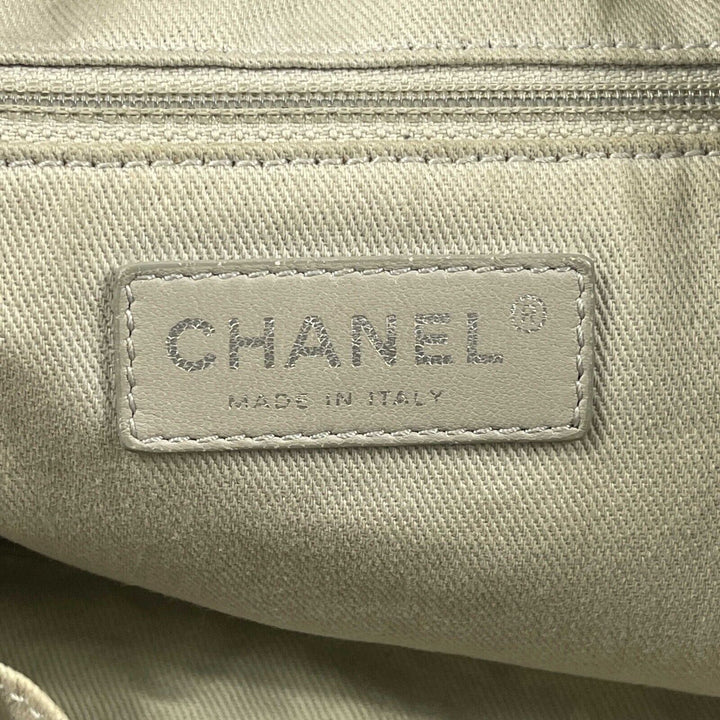Chanel - Sea Hit CC Iridescent Calfskin Medium Black Shoulder Bag