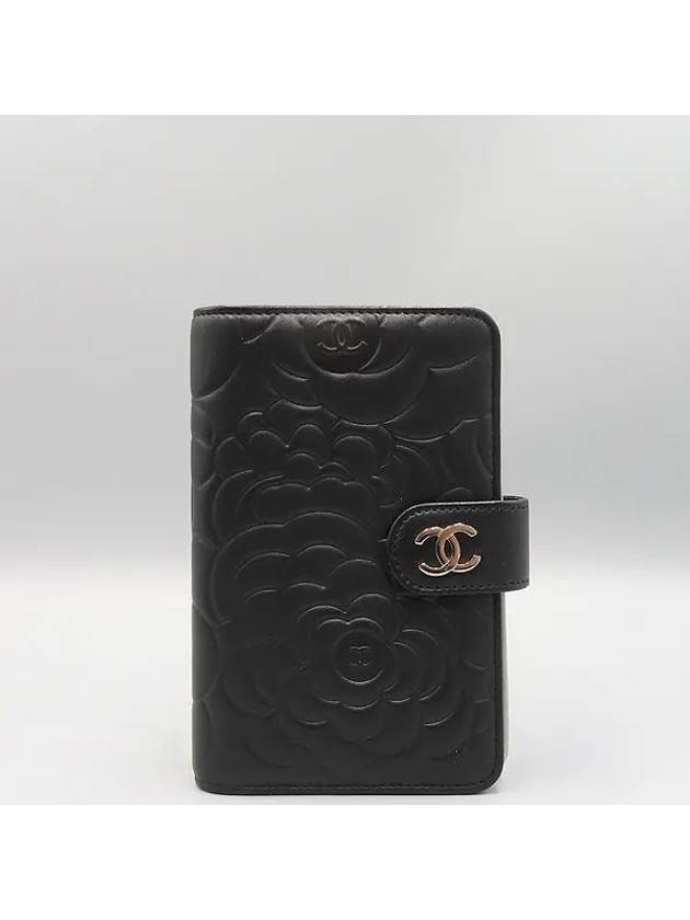 A50087 Black Lambskin Camellia Embossed Zip up Medium Wallet Chanel