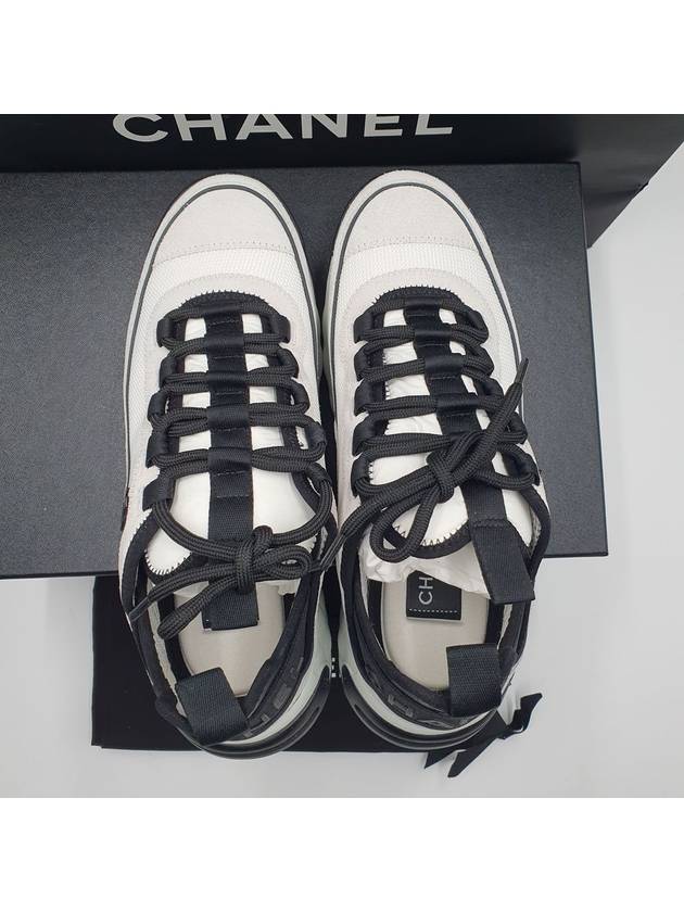 Fabric Suede Calfskin Low-Top Sneakers White Light Grey Chanel