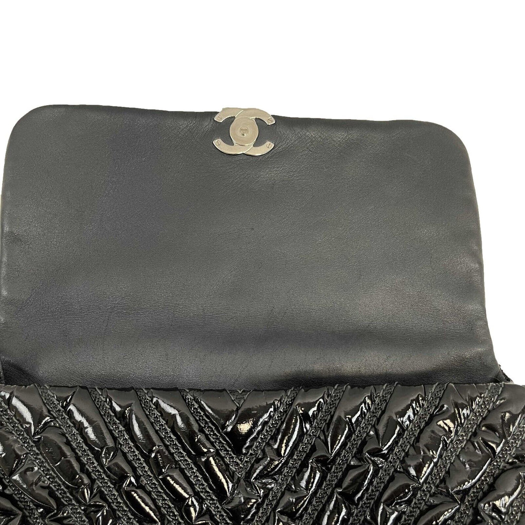 Chanel - New - Maxi Chevron Space Suit New Black Shoulder Bag