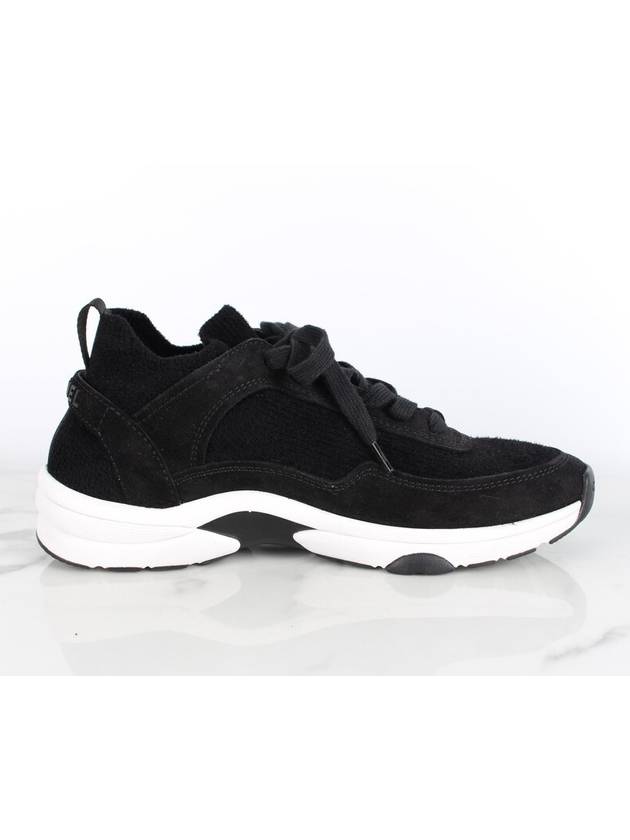 CC logo knit cruise sneakers 38 250 Chanel