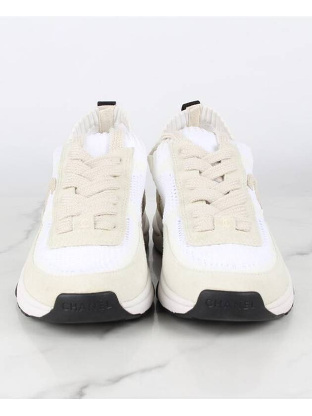 CC logo suede sneakers 38 250 Chanel