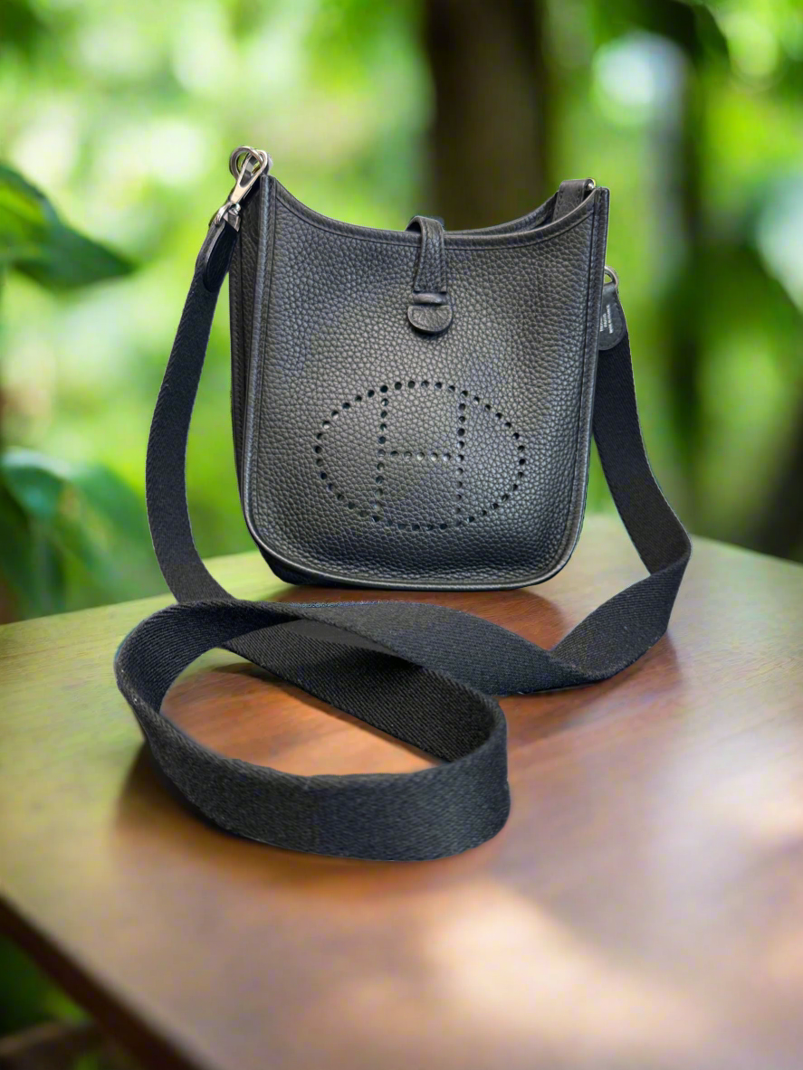 LIKE NEW Hermes Black Evenlyn III Clemence Leather Crossbody Mini