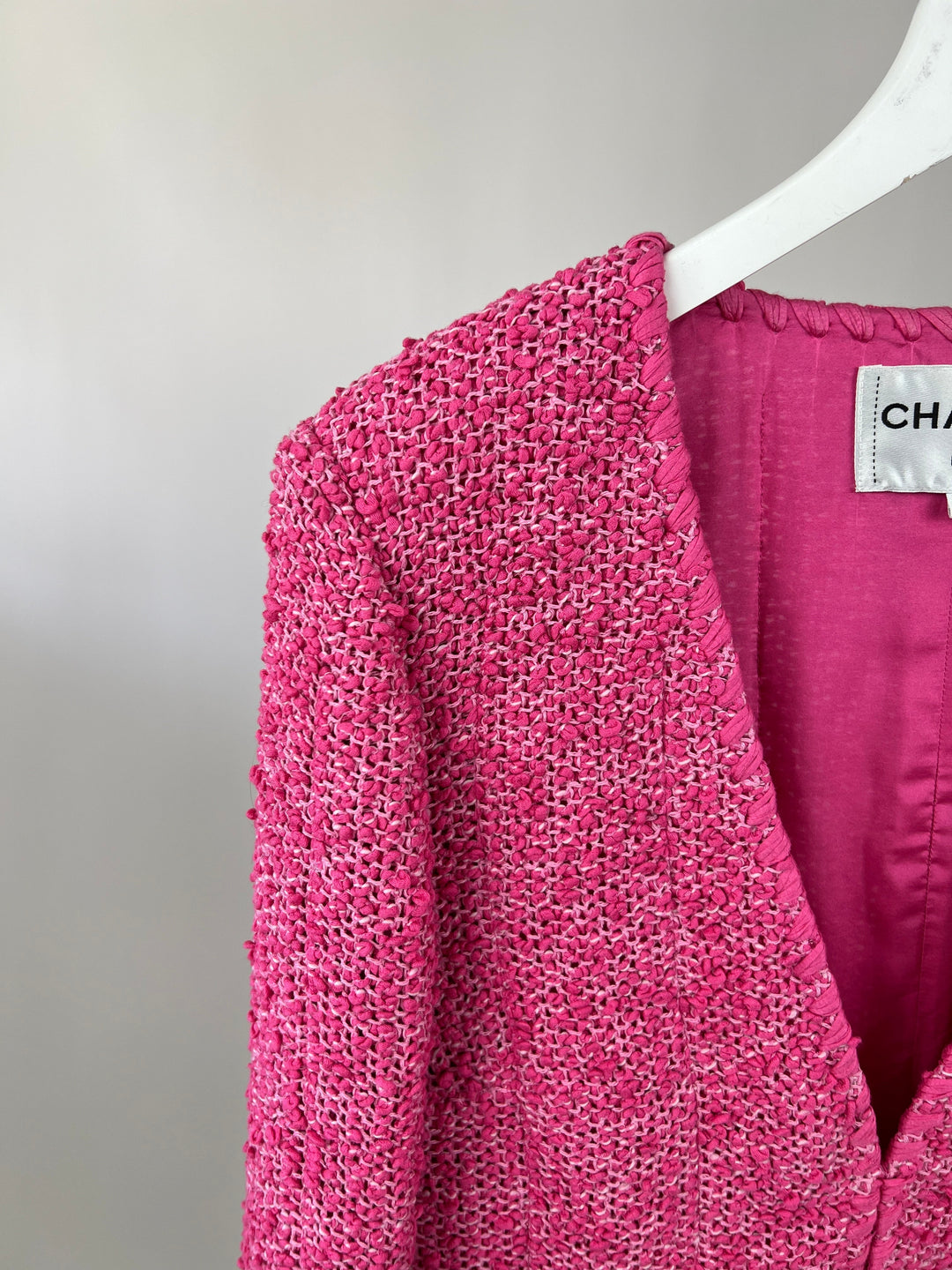 *HOT* Top Quality Chanel 21C Pink Tweed Jacket and Skirt Set with CC Logo Buttons Size FR 42 (UK 14)
