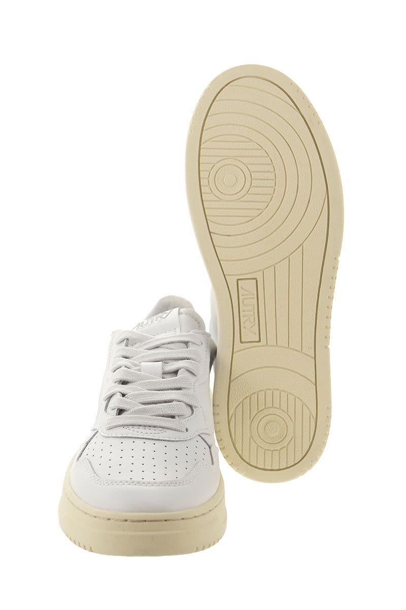 MEDALIST LOW - LEATHER SNEAKERS